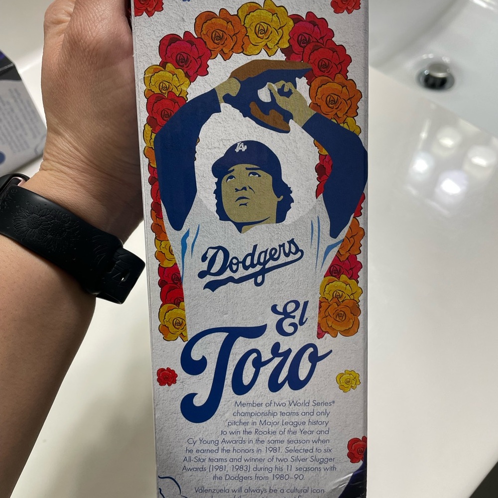LA Dodgers Fernando Valenzuela Collectible Bobblehead -2025 - Picture 4 of 13